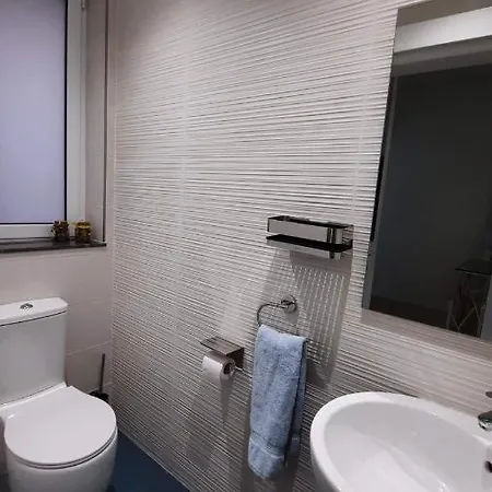 Spacious Side-sea View At St Paul's Bay Apartment