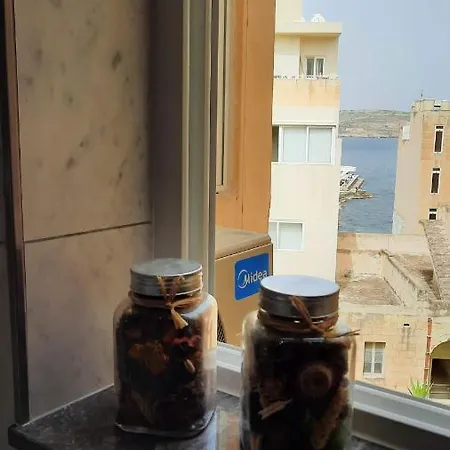 アパート Spacious Side-sea View At St Paul's Bay